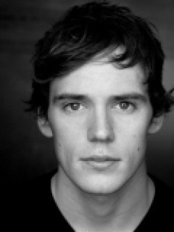 Sam Claflin - bio and intersting facts about personal life.