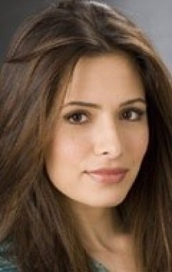 Sarah Shahi - bio and intersting facts about personal life.