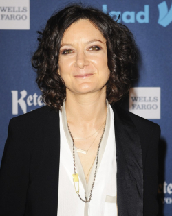Sara Gilbert - bio and intersting facts about personal life.
