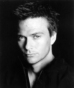 Sean Patrick Flanery - bio and intersting facts about personal life.