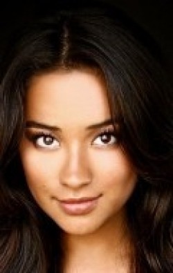 Shay Mitchell - wallpapers.