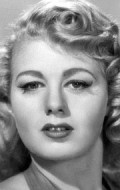 Shelley Winters - bio and intersting facts about personal life.