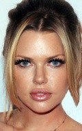 Sophie Monk - bio and intersting facts about personal life.