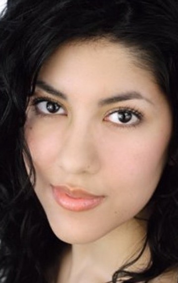 Stephanie Beatriz - bio and intersting facts about personal life.