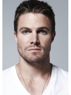 Recent Stephen Amell pictures.