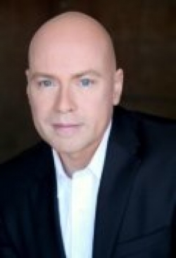 Steven S. DeKnight - bio and intersting facts about personal life.