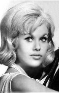 Suzanna Leigh - bio and intersting facts about personal life.