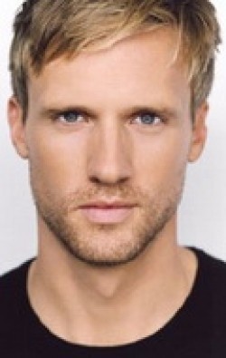 Teddy Sears - bio and intersting facts about personal life.