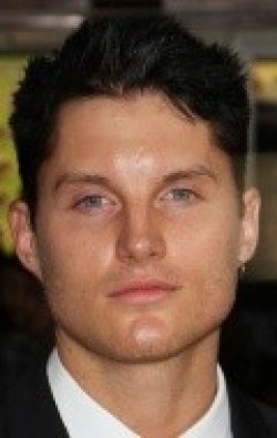 Toby Hemingway - bio and intersting facts about personal life.