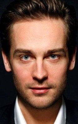 Tom Mison - wallpapers.