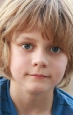 Ty Simpkins - wallpapers.