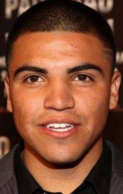 Victor Ortiz - bio and intersting facts about personal life.