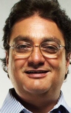 Vinay Pathak - bio and intersting facts about personal life.
