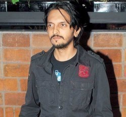 Vishesh Bhatt - bio and intersting facts about personal life.