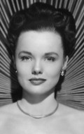 Wanda Hendrix - bio and intersting facts about personal life.