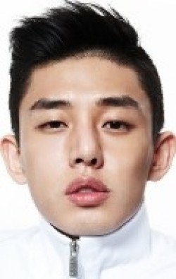 Yoo Ah In - bio and intersting facts about personal life.